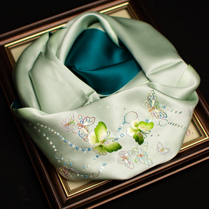 Silk Neck Scarf - Lenço de Seda Pura com Bordado