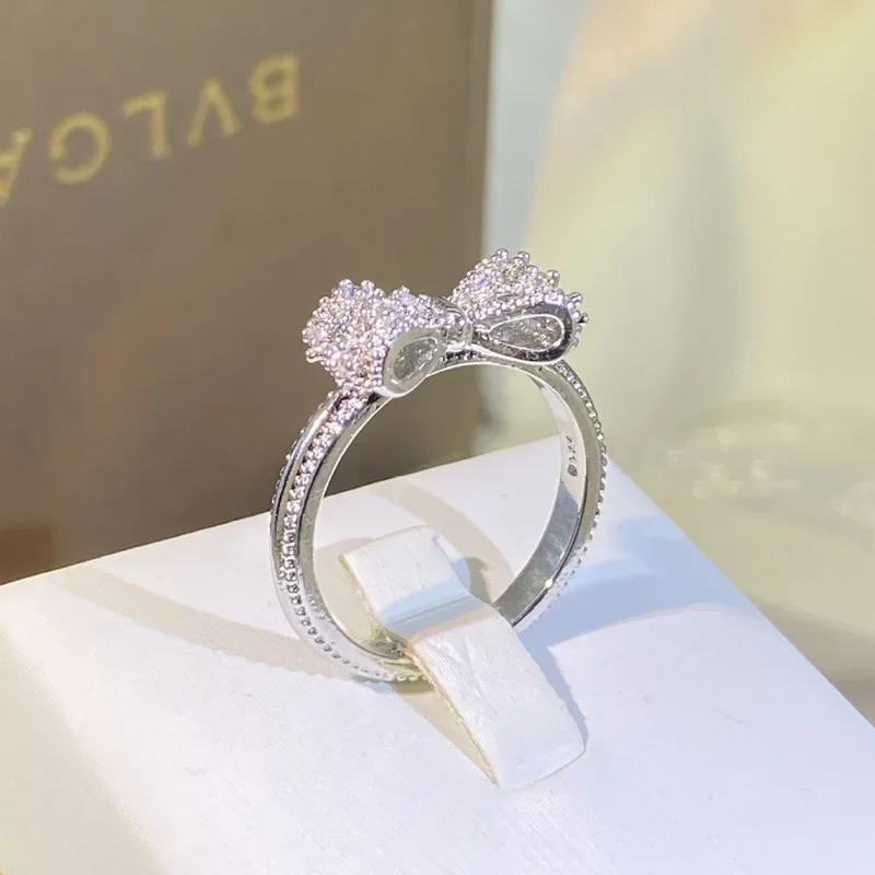 Tie Clip Silver - Anel de arco extravagante com deslumbrante