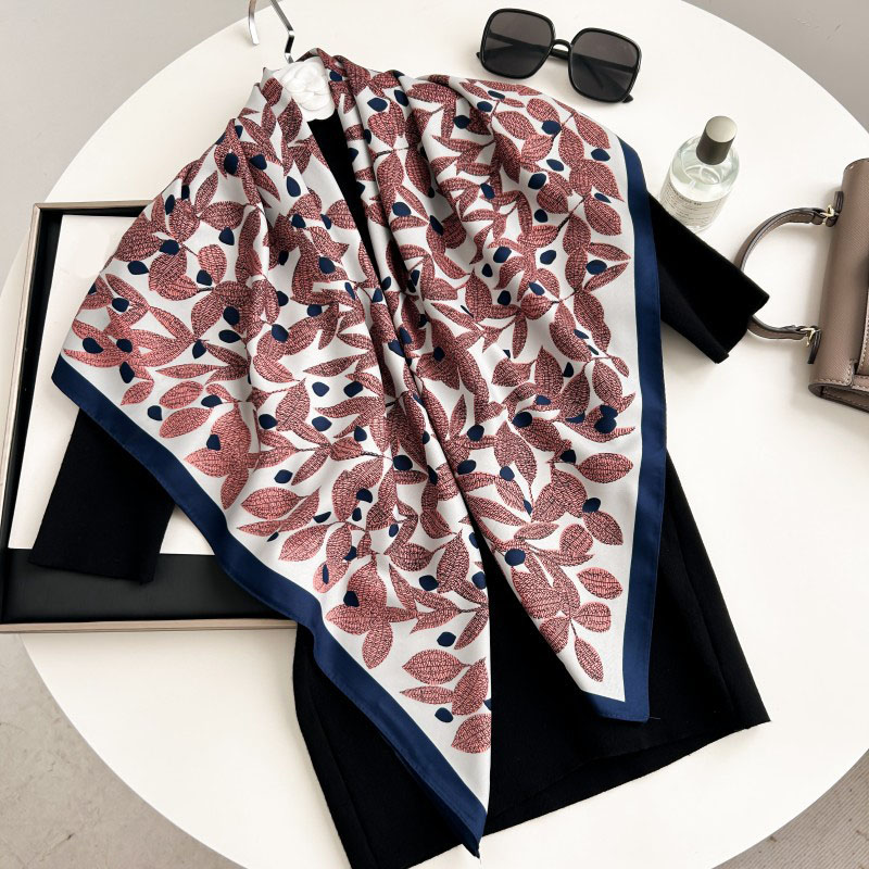 Lenço Quadrado de 90cm de Alta - Ascot Neck Scarf avaliação e preço