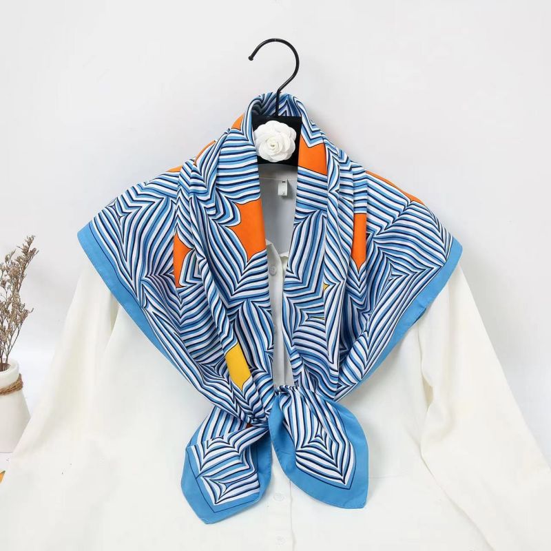 Lenço Quadrado de 90cm de Alta - Ascot Neck Scarf avaliação e preço