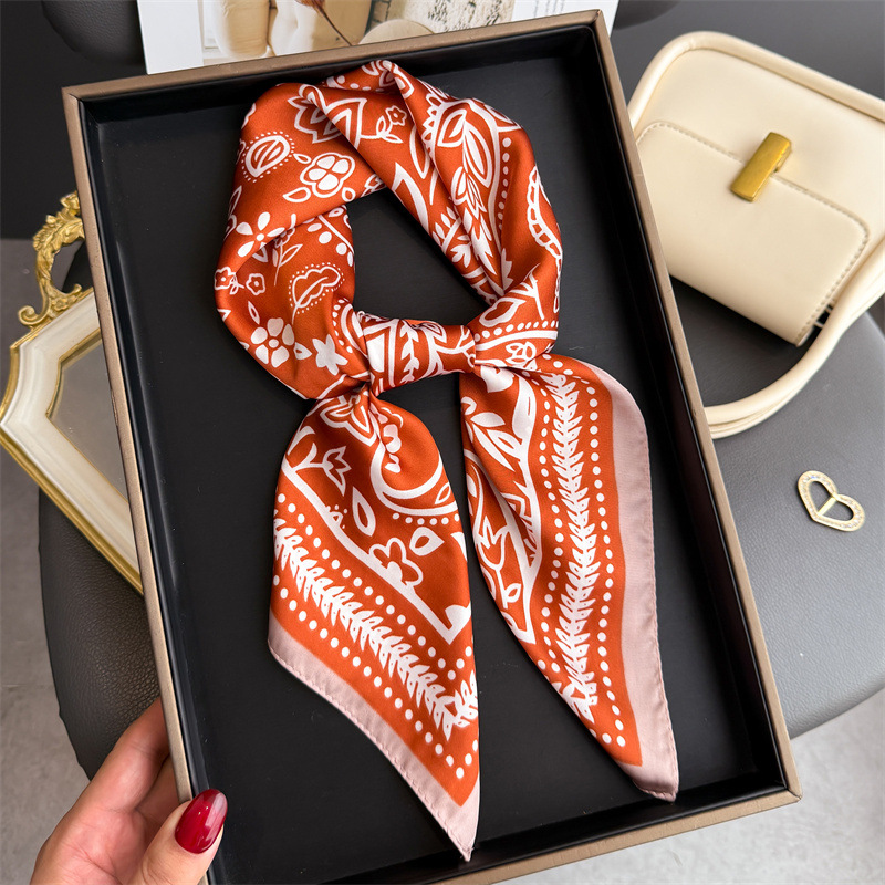 Lenço de seda com estampa de c - Scarf Silk Square avaliação e preço